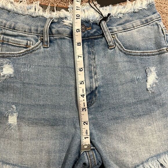 Risen! Frayed waist high rise stretchy shorts! NWT size small! - Picture 5 of 9